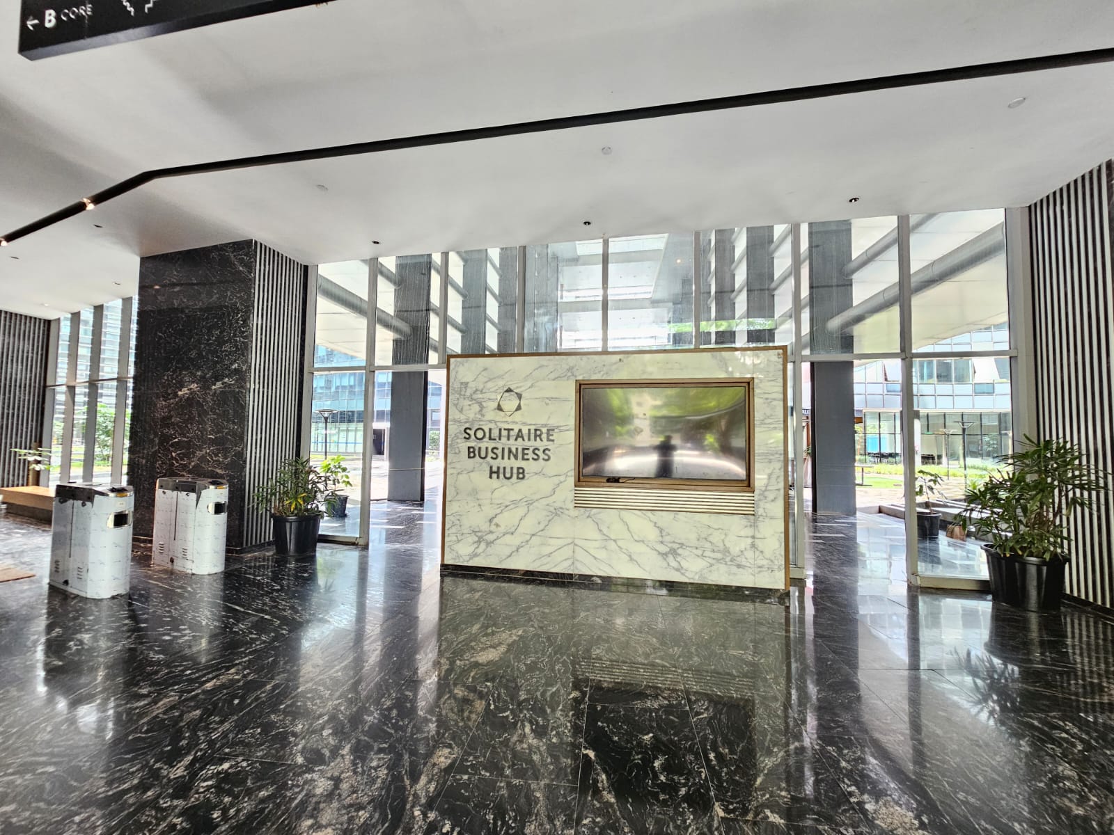 Solitaire Business Hub lobby